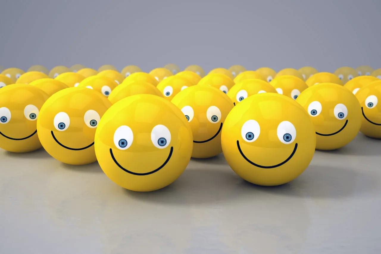 6351_smile_many_emotions_112272_2560x1600