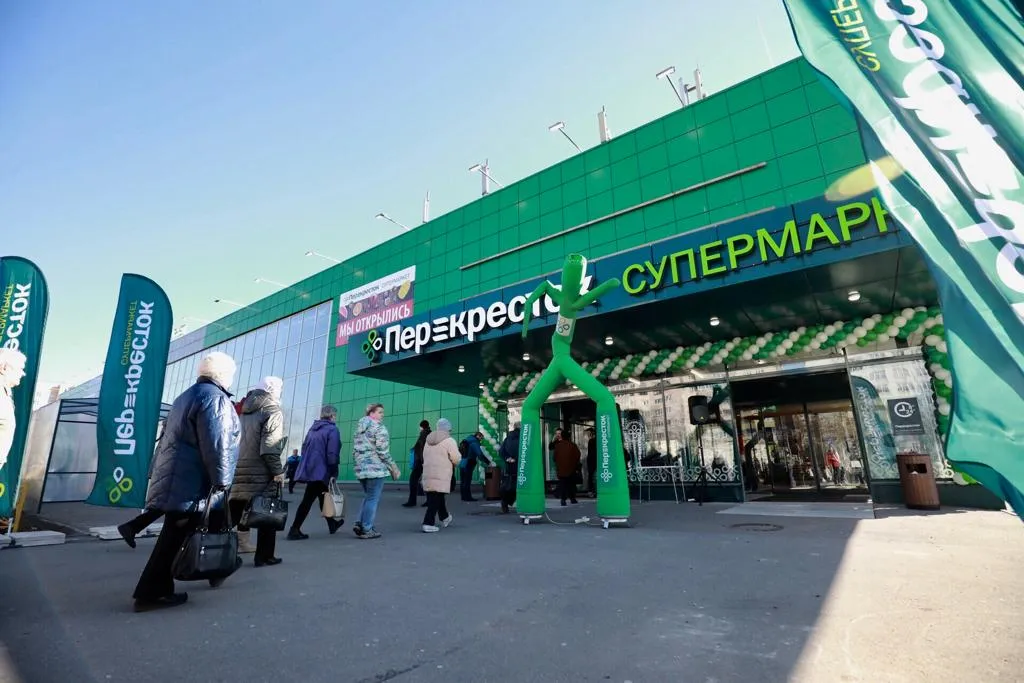 2580_perekrestok-zadumalsya-o-dostavke-produktov-na-dom-cherez-delivery-club-ili-yandeksedu
